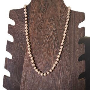 Monet pearl necklace
